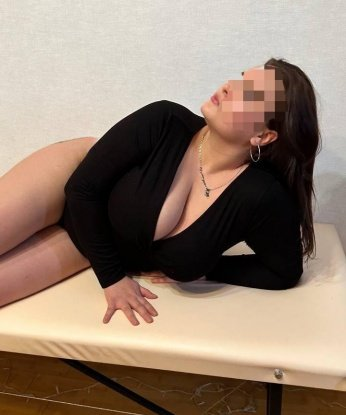 Я легкая на подъем, готова окунуться с тобой в мир наслаждения и страсти. Фото в моем профиле - подтверждение моей красоты и сексапильности. Живу в Москве и готова встретиться с тобой в любом удобном для нас месте. 💋
Мои услуги основаны на полном удовлетворении твоих фантазий. Хочешь провести незабываемое время? Я с радостью сделаю всё возможное, чтобы ты чувствовал себя особенным.
У меня множество талантов, которые помогут воплотить твои самые смелые желания. От экзотического массажа и стриптиза до более интимных забав. В моем арсенале есть огромное количество игрушек и аксессуаров для нашего взаимного удовольствия.
Не веришь? Отзывы моих предыдущих поклонников говорят сами за себя. Моя магия и страсть оставят тебя безмолвным.
Итак, не упускай возможность насладиться одним из лучших опытов в Москве. Свяжись со мной, и я обещаю, что ты не пожалеешь об этой встрече. Жду тебя, мой красавчик! 😘 Жанна